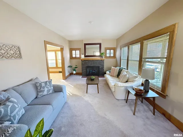 $129,900 | 2325 38th Street, Rock Island, IL 61201