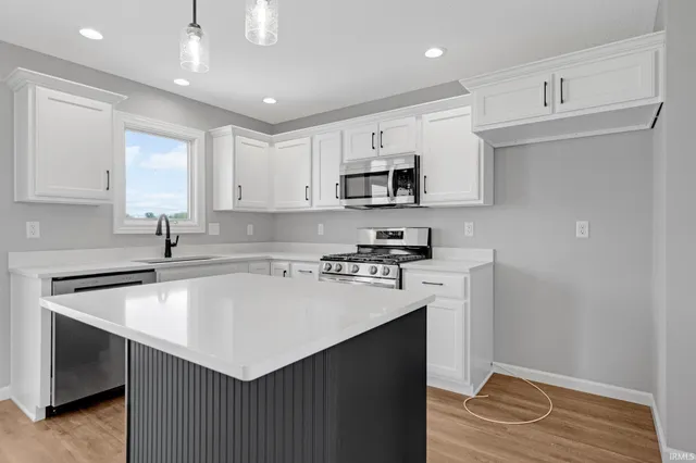 $349,900 | 18303 Peregrine Drive, New Paris, IN 46553