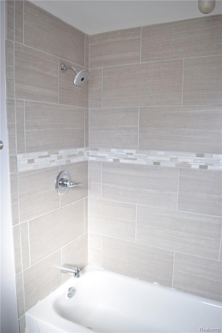 27900 Lahser Road Southfield, MI 48076 - Photo 38 of 55 DSC_1169.JPG
