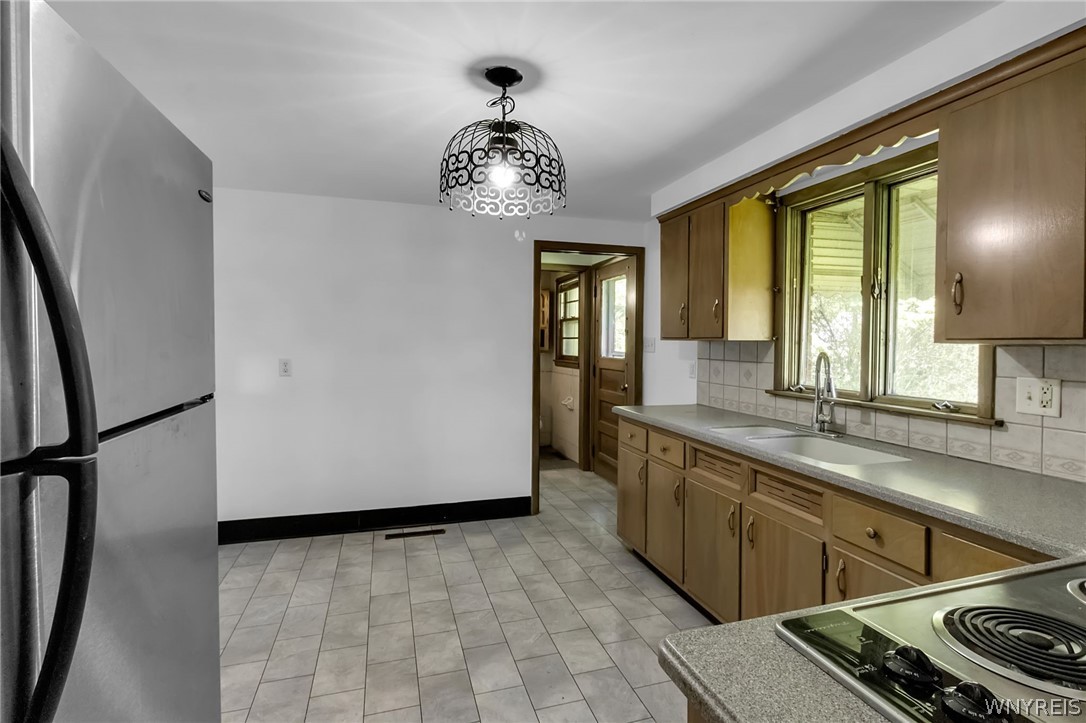 8130 Packard Road Niagara, NY 14304 - Photo 16 of 24 Kitchen