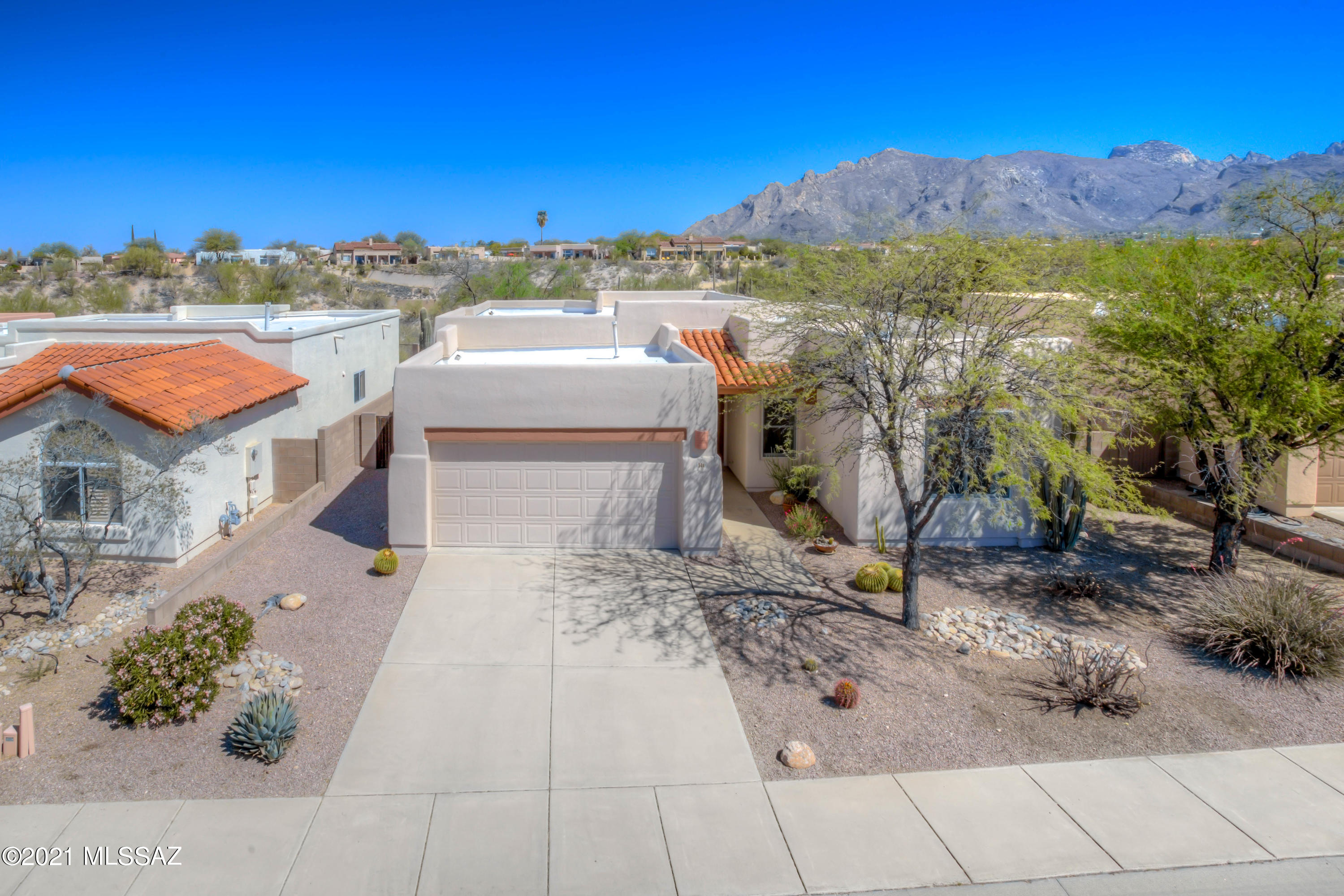 301 East Shadow Bluff Place Tucson, AZ 85704 - Photo 3 of 40