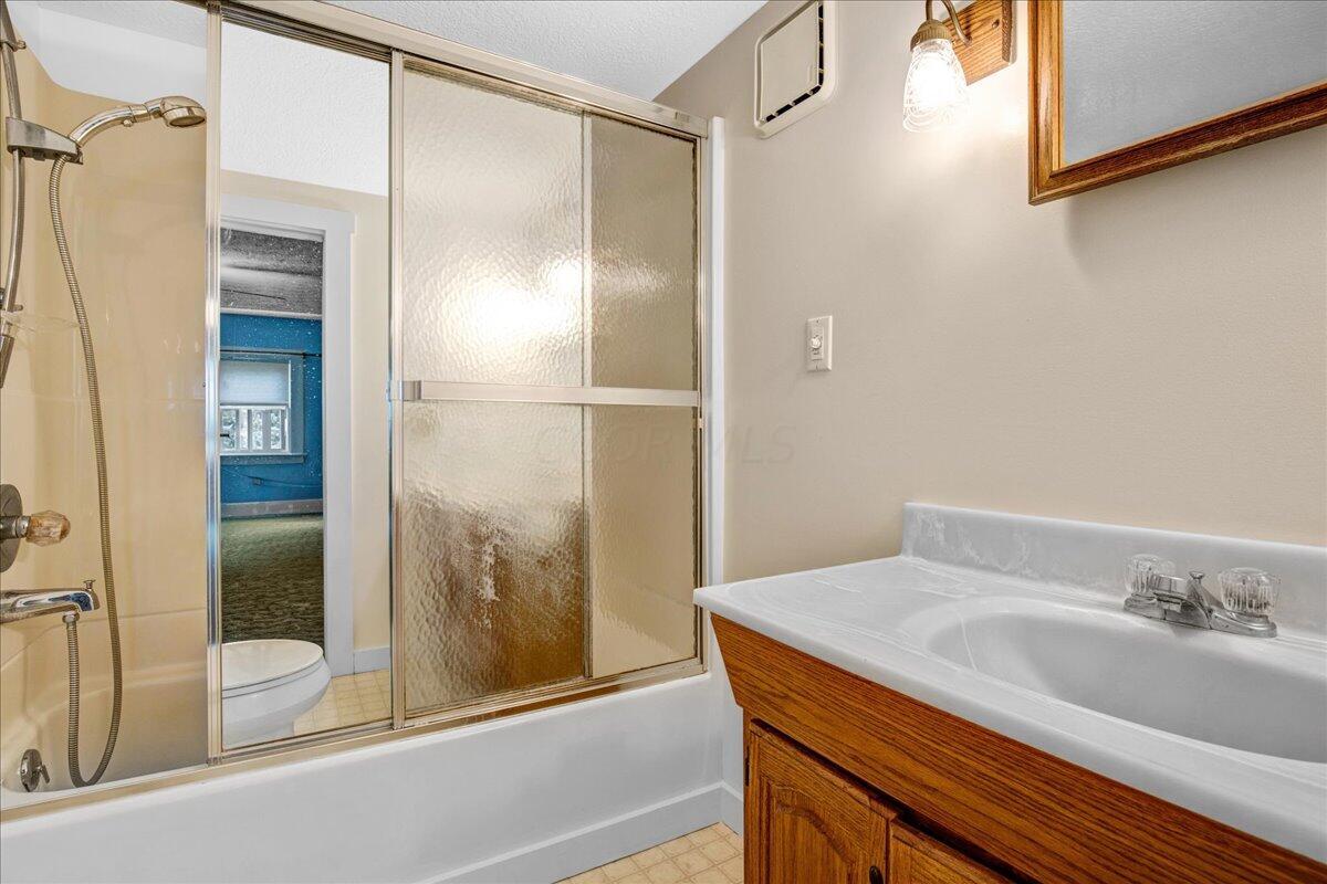 726 Boving Road Lancaster, OH 43130 - Photo 32 of 51 16-0X6A7447_8_9