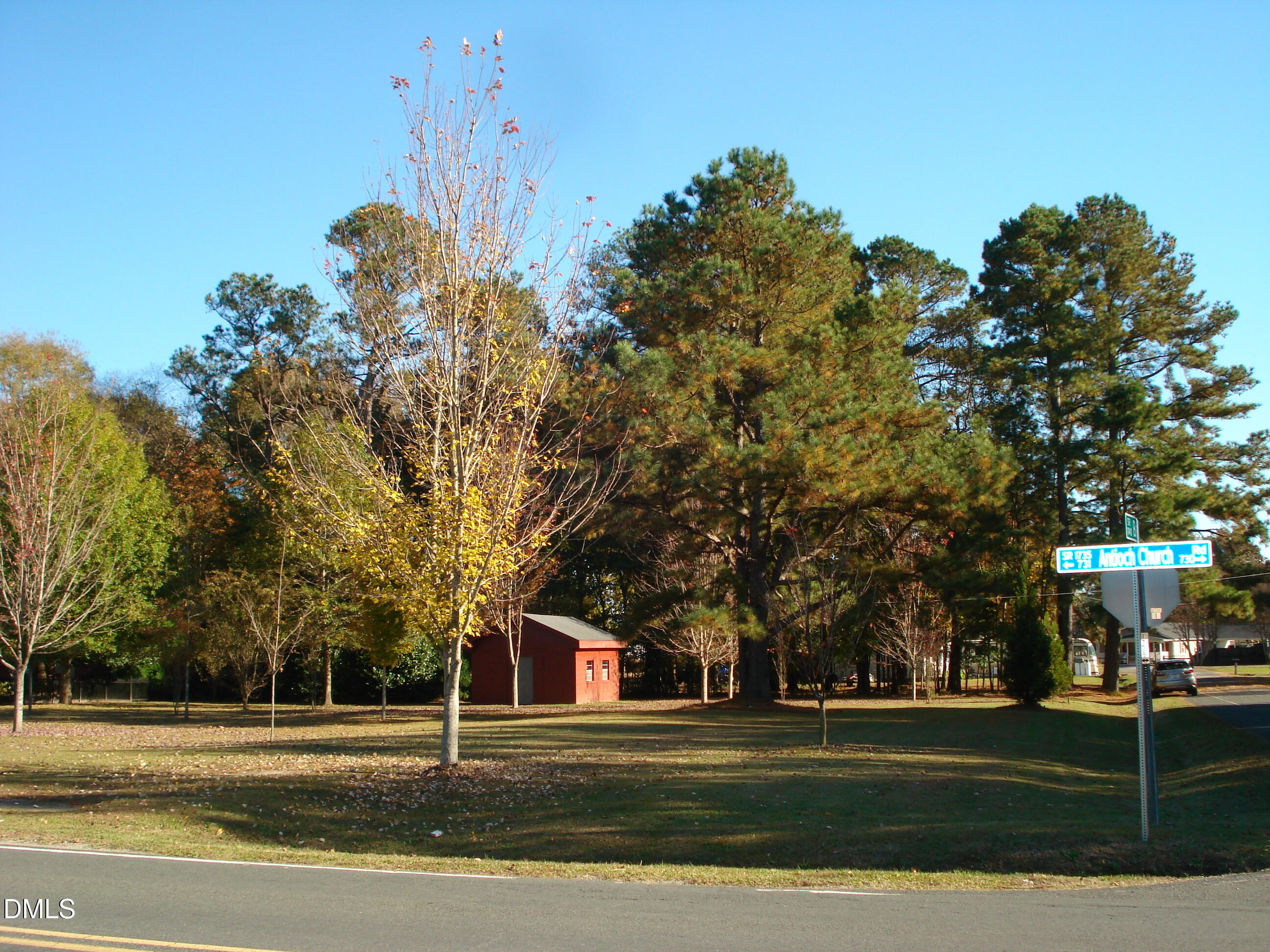758 Antioch Church Road Dunn, NC 28334 - Photo 9 of 32 DSC08844