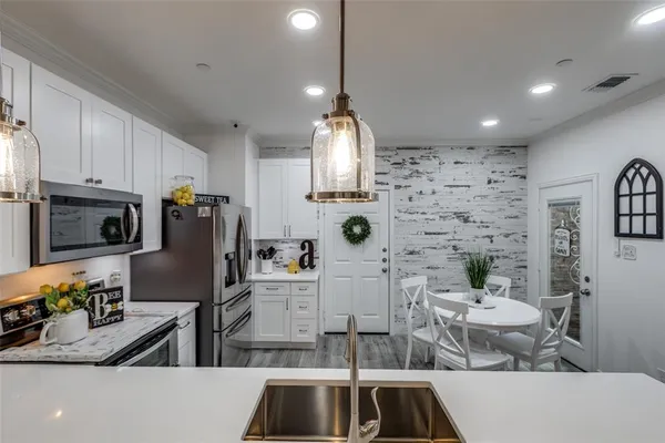 $339,950 | 575 South Virginia Hills Drive, Unit 3104, McKinney, TX 75072