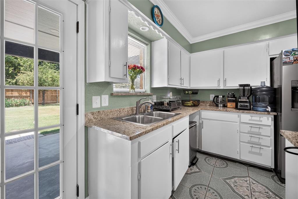 519 East 8th Street Irving, TX 75060 - Photo 9 of 31