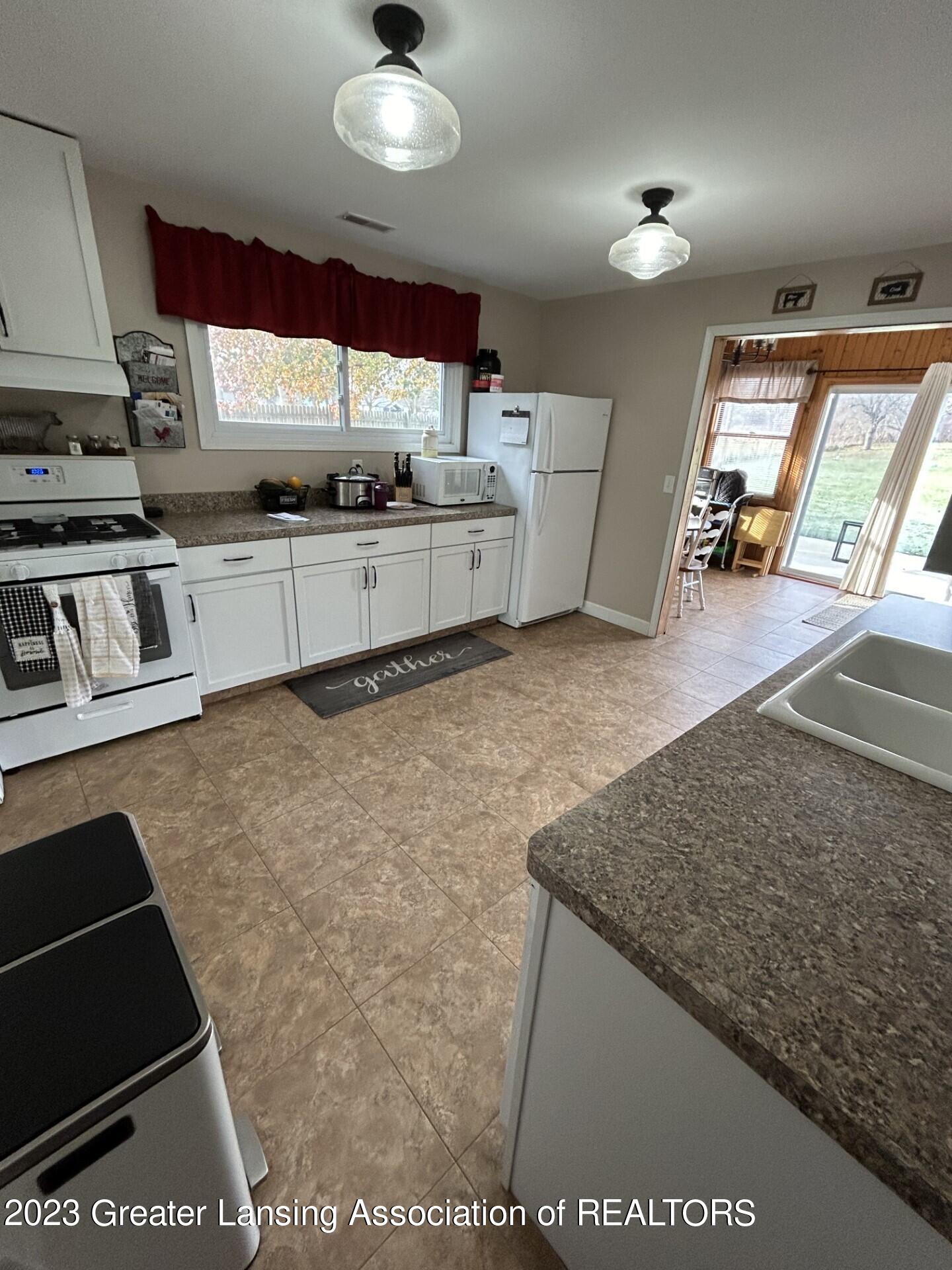 14076 Turner Road Dewitt, MI 48820 - Photo 5 of 23 thumbnail_IMG_1523