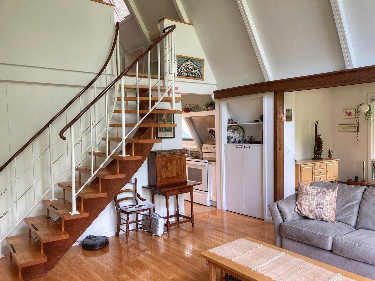 281 Woodbine Road Shelburne, VT 05482 - Photo 3 of 38 Gallery Image 3