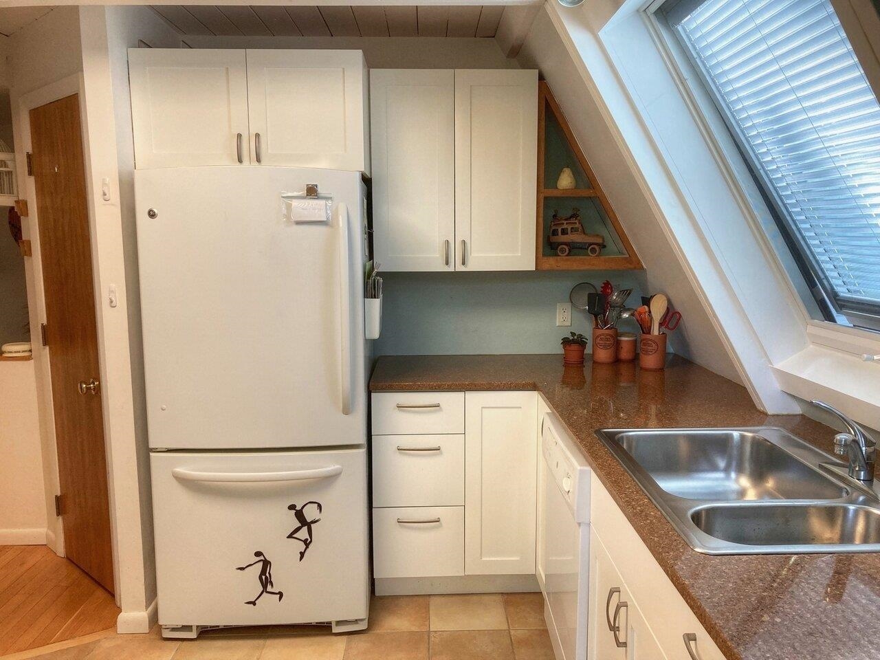 281 Woodbine Road Shelburne, VT 05482 - Photo 8 of 38 Gallery Image 8