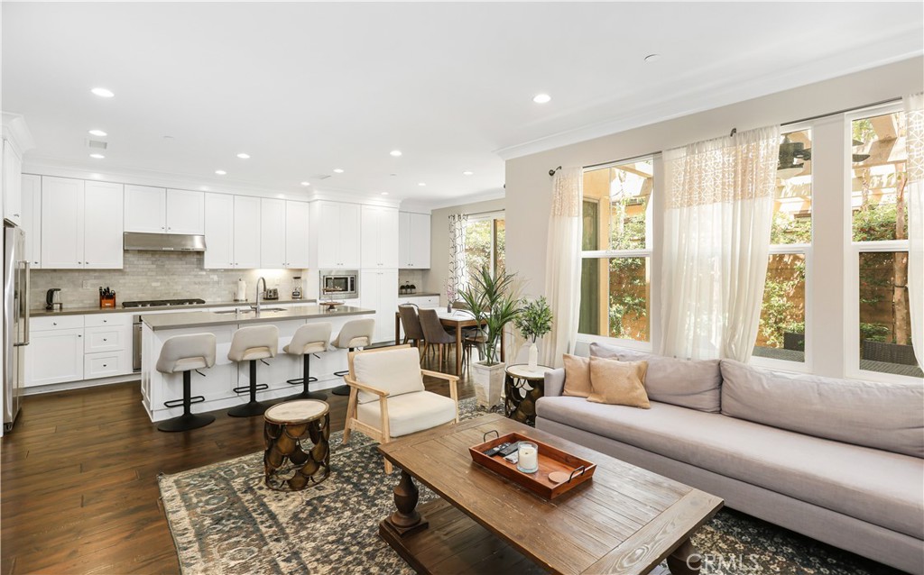 231 Rodeo Irvine, CA 92602 - Photo 2 of 48 Gallery Image 2