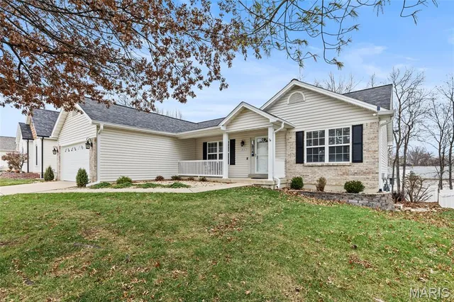 $434,900 | 215 Highland Meadows Drive, Wentzville, MO 63385