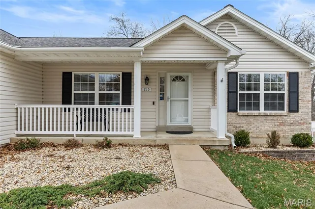 $434,900 | 215 Highland Meadows Drive, Wentzville, MO 63385