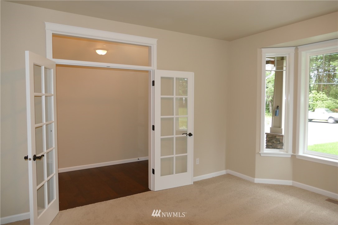 2345 Lilly Road Northeast Olympia, WA 98506 - Photo 5 of 25 Gallery Image 5