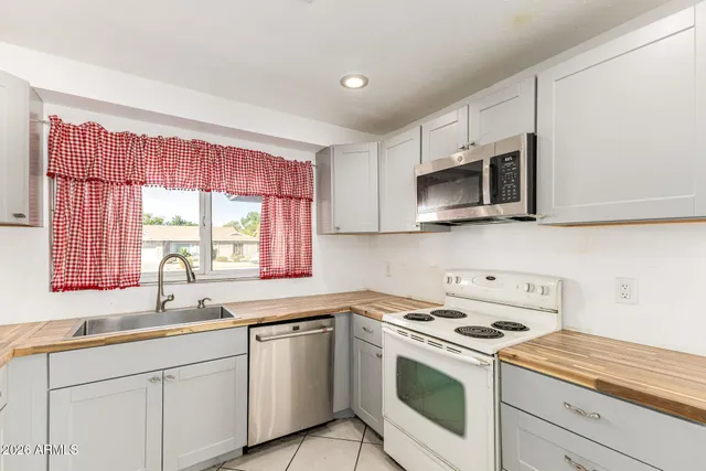 $385,000 | 10207 North 51st Drive, Glendale, AZ 85302