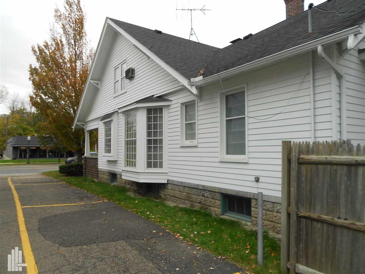 903 North Main Street Rochester, MI 48307 - Photo 26 of 32 North Side of house