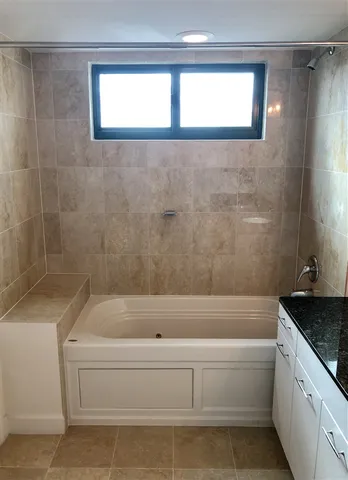 $2,800 | 300 South Duval Street, Unit 812, Tallahassee, FL 32301