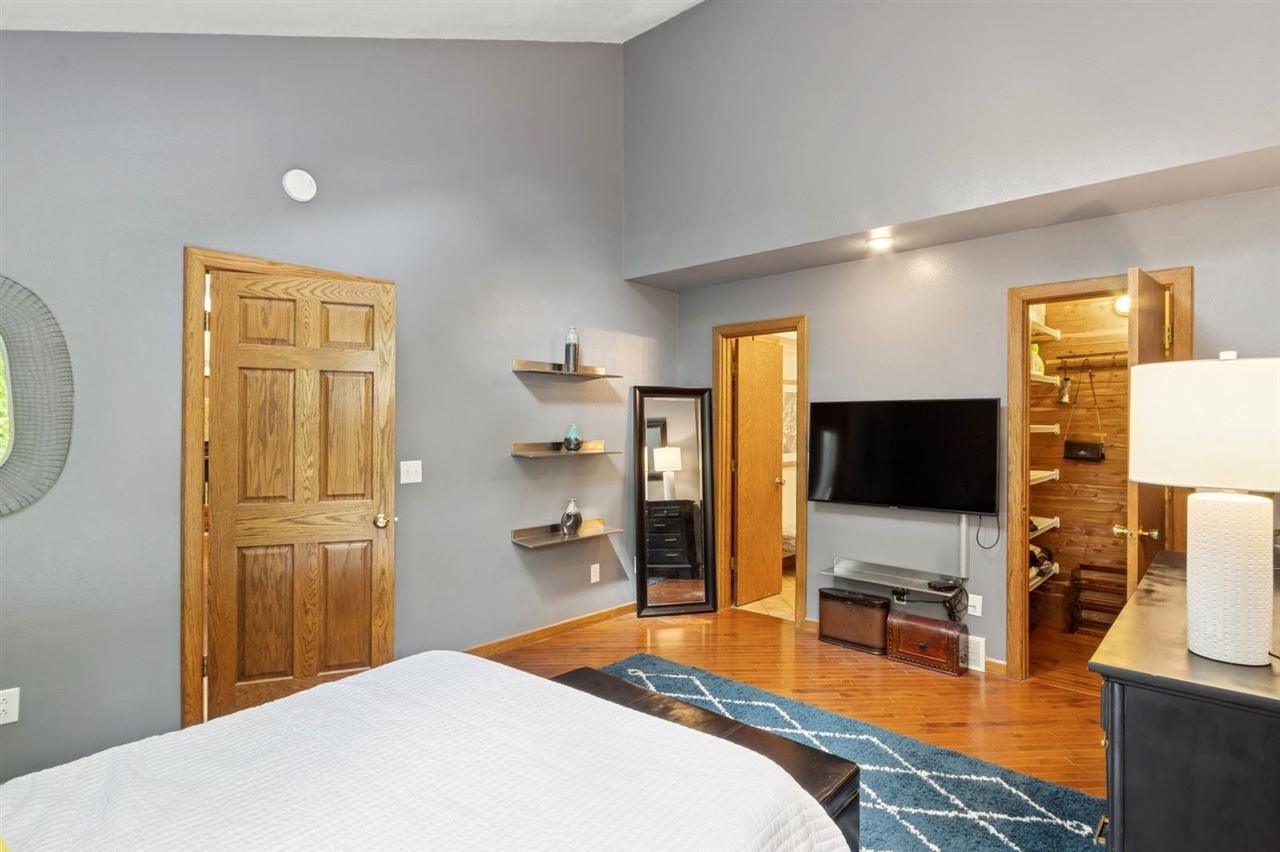 2520 Northeast Sugar Bottom Road Northeast Solon, IA 52333 - Photo 12 of 59 Gallery Image 12