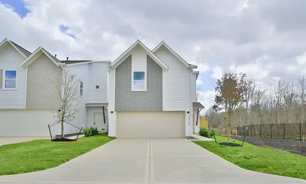 a front view of house with yard