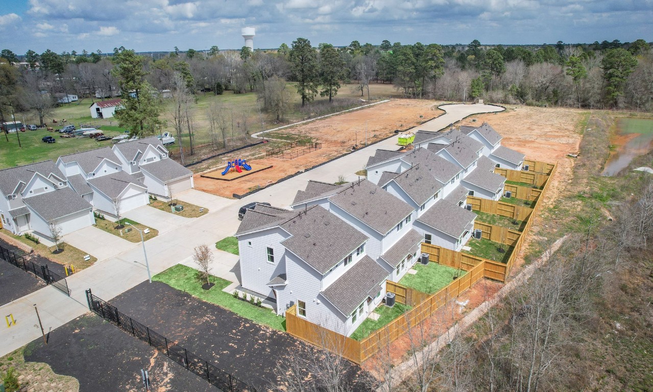 2717 Discovery Trails Conroe, TX 77301 - Photo 43 of 46 an aerial view of a house with a yard