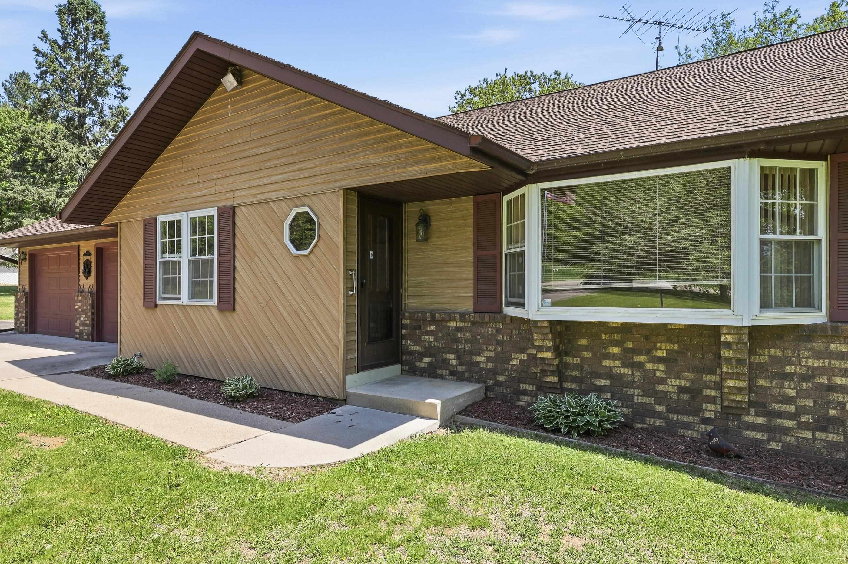 1957 County Rd T Amherst Junction, WI 54407 - Photo 4 of 60