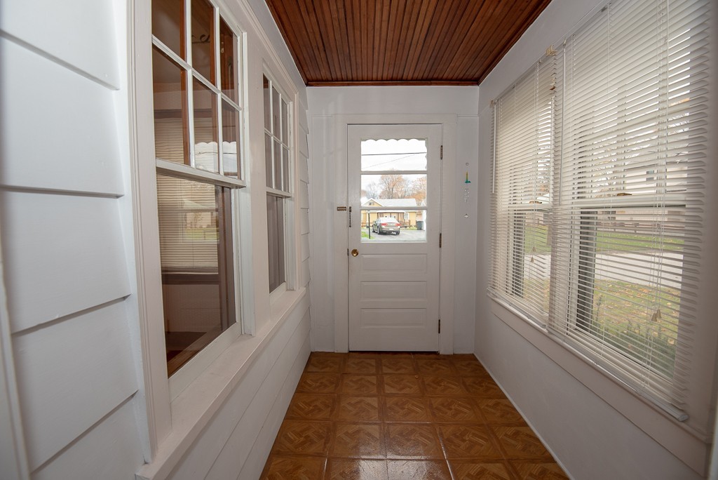 33 Gleason Road Shrewsbury, MA 01545 - Photo 5 of 25 Gallery Image 5