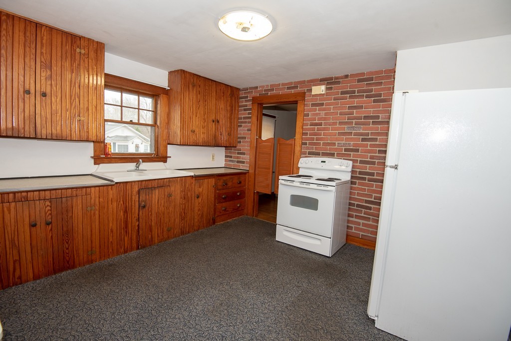 33 Gleason Road Shrewsbury, MA 01545 - Photo 7 of 25 Gallery Image 7