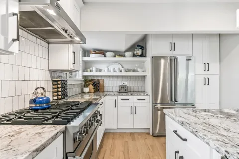 $1,195,000 | 843 North East Avenue, Oak Park, IL 60302