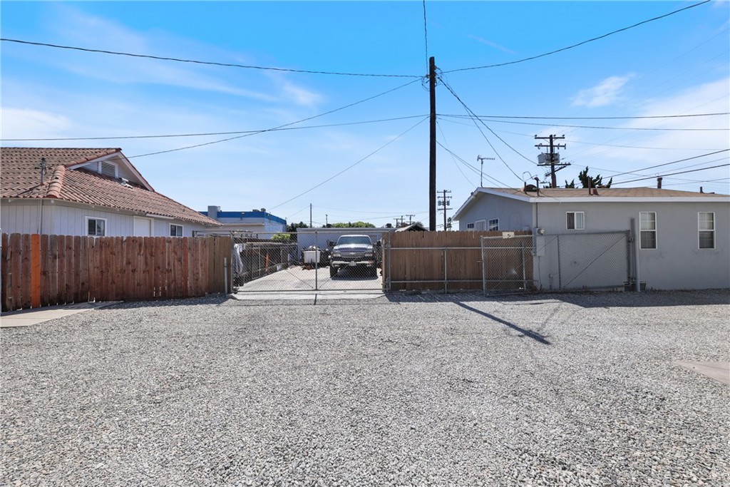 15323 Paramount Boulevard Paramount, CA 90723 - Photo 62 of 72 Additional storage area
