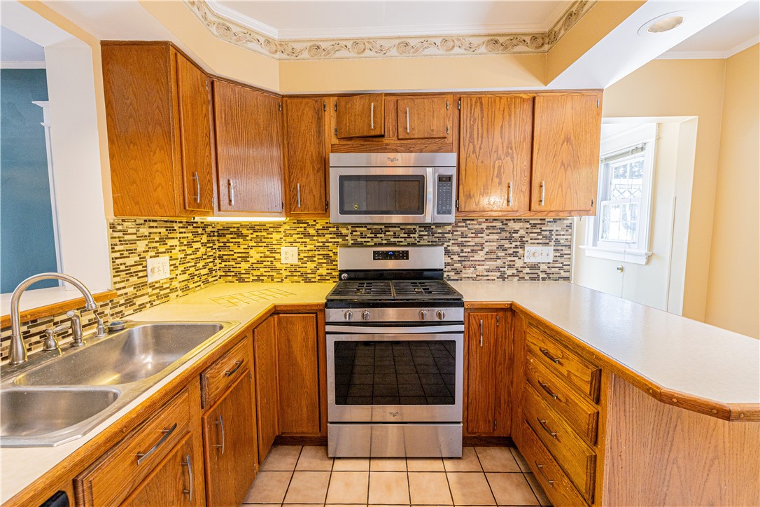 1269 Park Avenue Rochester, NY 14610 - Photo 11 of 27