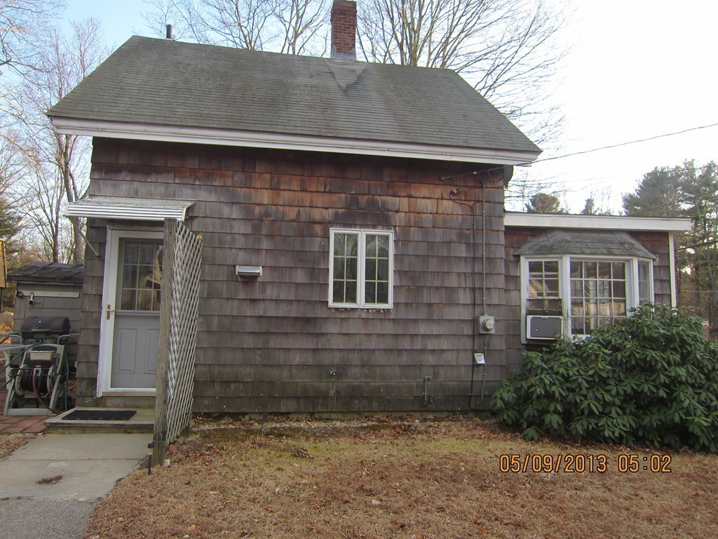 32 Lakeview Road Foxboro, MA 02035 - Photo 3 of 16 Gallery Image 3