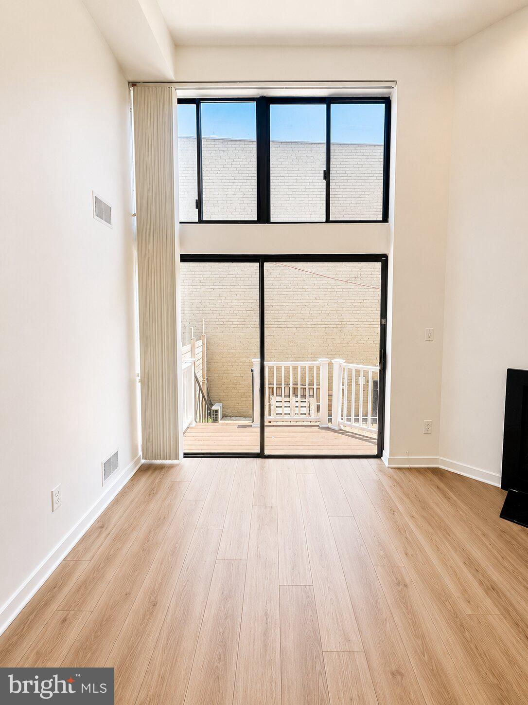 406 15th Street Southeast, Unit B Washington, DC 20003 - Photo 5 of 17