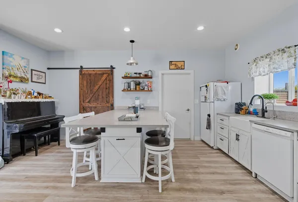 $925,000 | 880 Root Road, Modesto, CA 95357