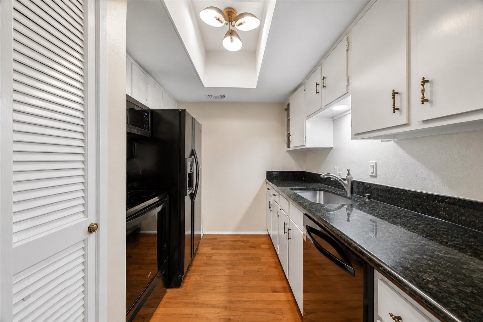 2238 South Piney Point Road, Unit 109 Houston, TX 77063 - Photo 9 of 21