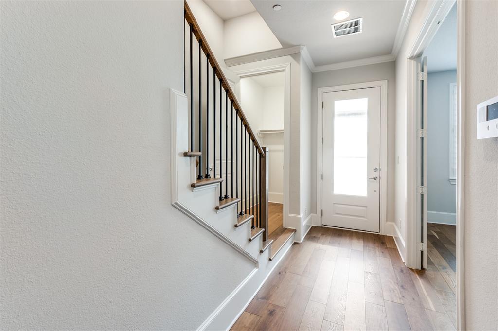 5421 Patterson Street Irving, TX 75039 - Photo 10 of 32