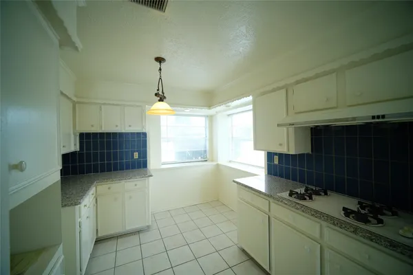 $2,100 | 12618 Bexley Drive, Houston, TX 77099