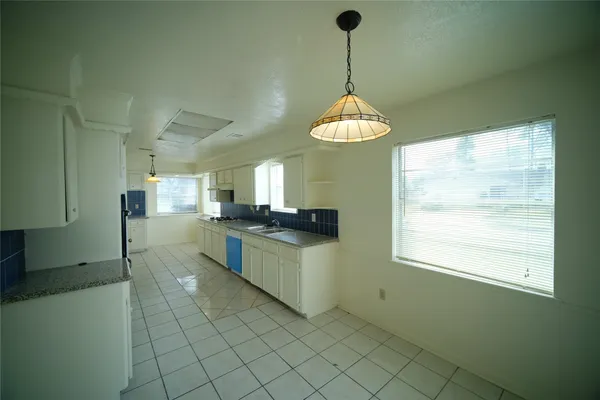 $2,100 | 12618 Bexley Drive, Houston, TX 77099