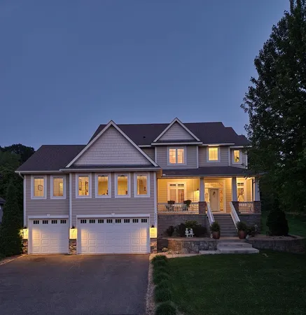 $700,000 | 3321 Willie Drive, Burnsville, MN 55337