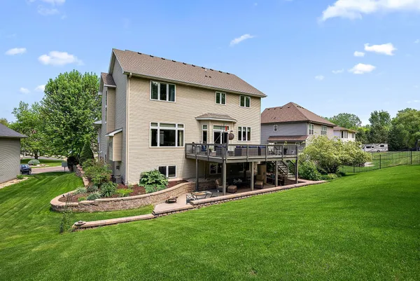 $700,000 | 3321 Willie Drive, Burnsville, MN 55337