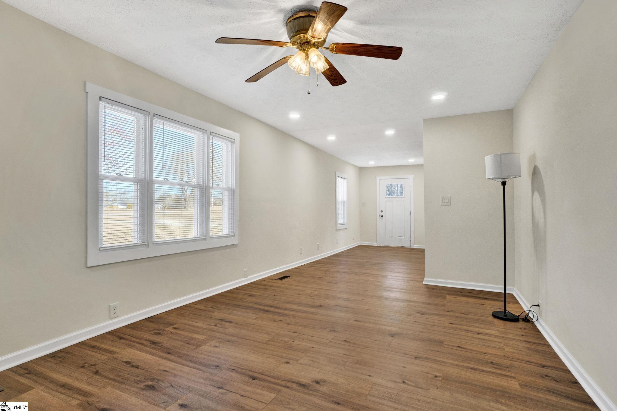 1003 Gravley Road Pickens, SC 29671 - Photo 3 of 31