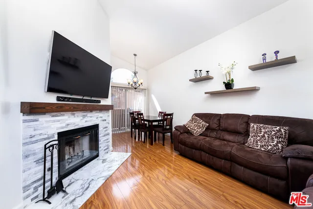 $380,000 | 18738 Vista Del Canon, Unit F, Newhall, CA 91321