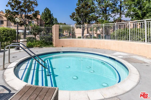 $380,000 | 18738 Vista Del Canon, Unit F, Newhall, CA 91321