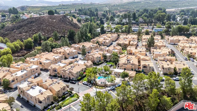 $380,000 | 18738 Vista Del Canon, Unit F, Newhall, CA 91321