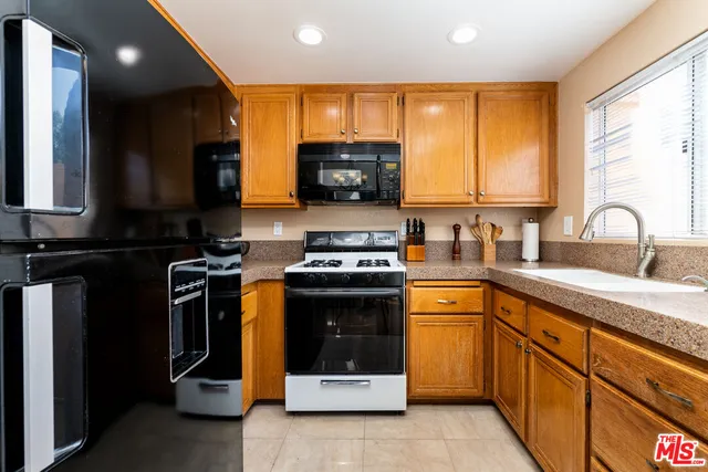 $380,000 | 18738 Vista Del Canon, Unit F, Newhall, CA 91321