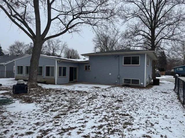 $350,000 | 27 South Bereman Road, Montgomery, IL 60538
