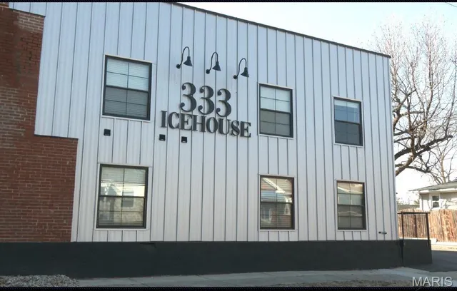 $1,275 | 333 South Kansas Street, Unit 106, Edwardsville, IL 62025