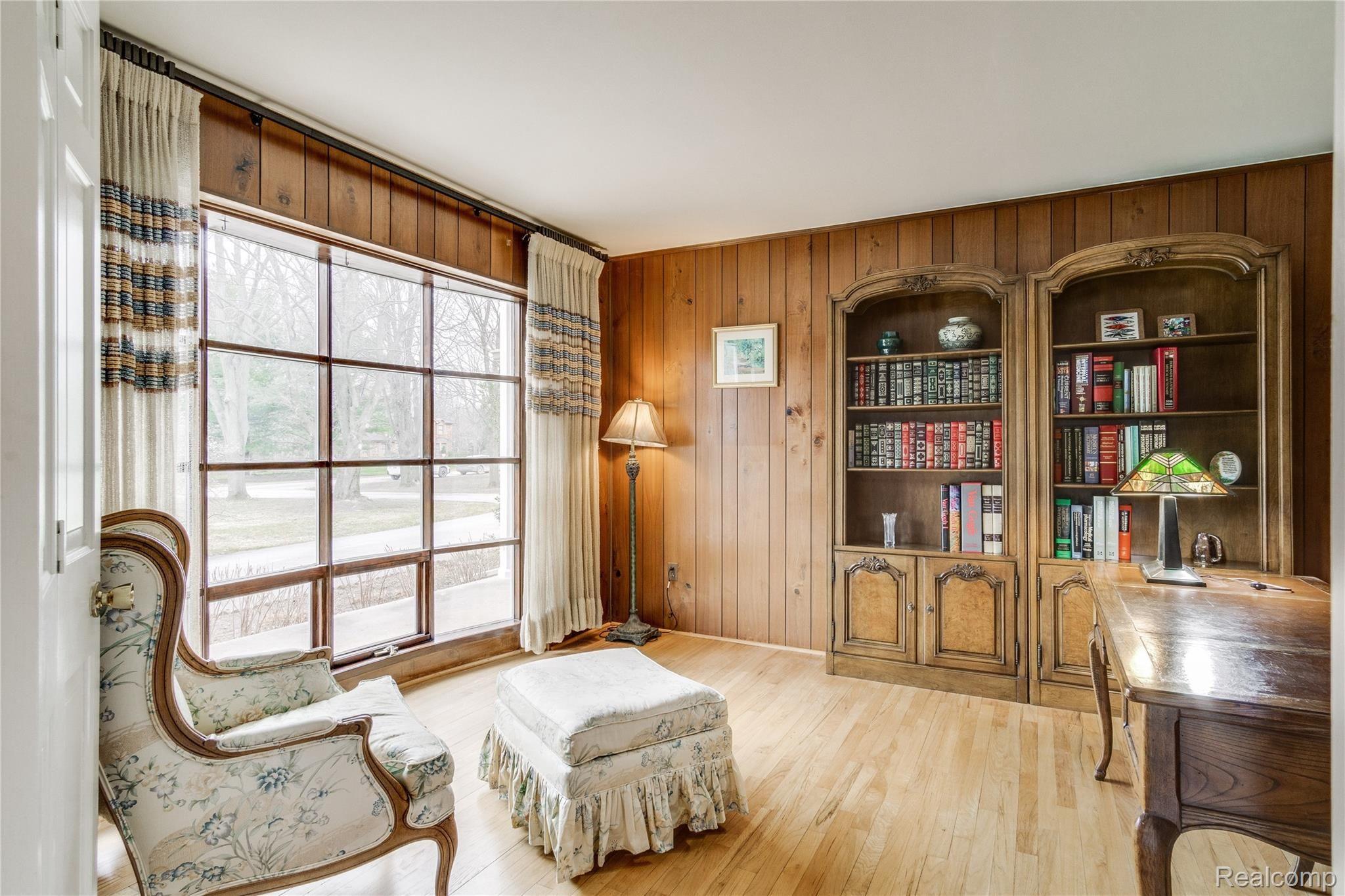 5381 Deep Wood Road Bloomfield Hills, MI 48302 - Photo 9 of 79 Interiors (3 of 45).jpg