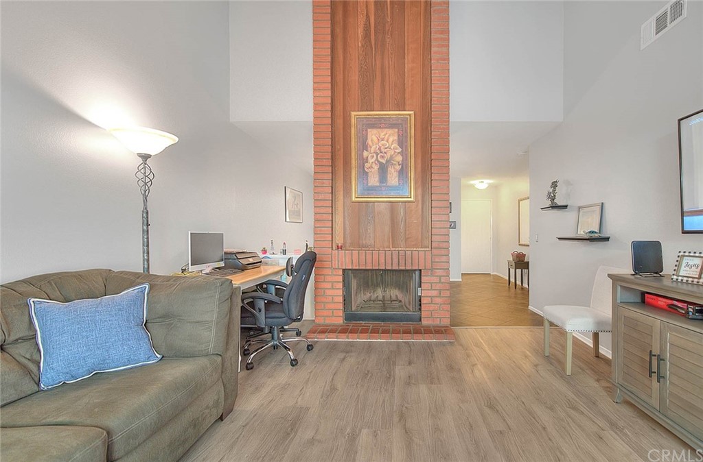 1073 Romney Drive Diamond Bar, CA 91789 - Photo 8 of 50 Living room