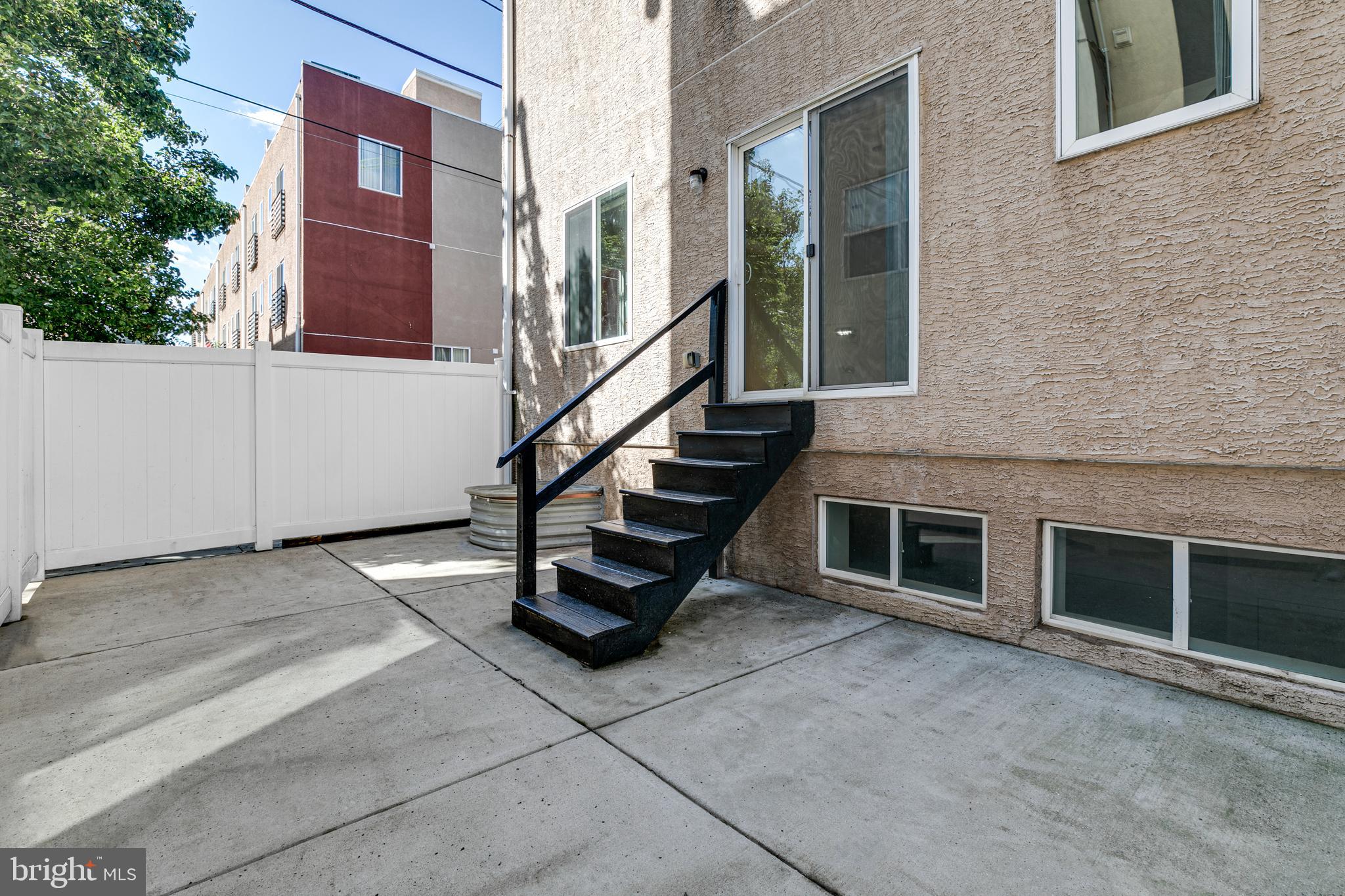220 West George Street, Unit 224 Philadelphia, PA 19123 - Photo 50 of 56 a view of entryway with a front door
