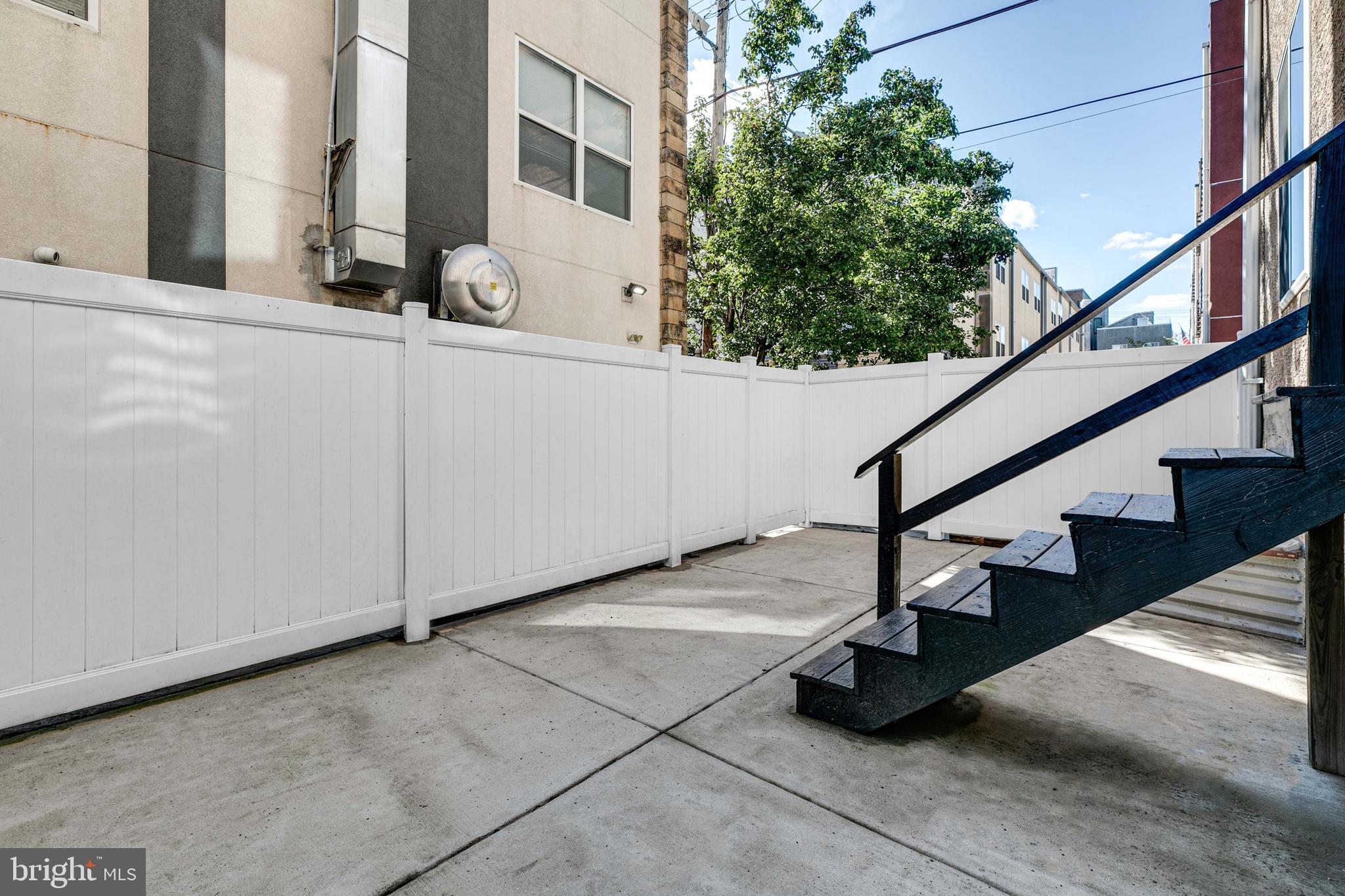 220 West George Street, Unit 224 Philadelphia, PA 19123 - Photo 53 of 56 a view of entryway with a front door