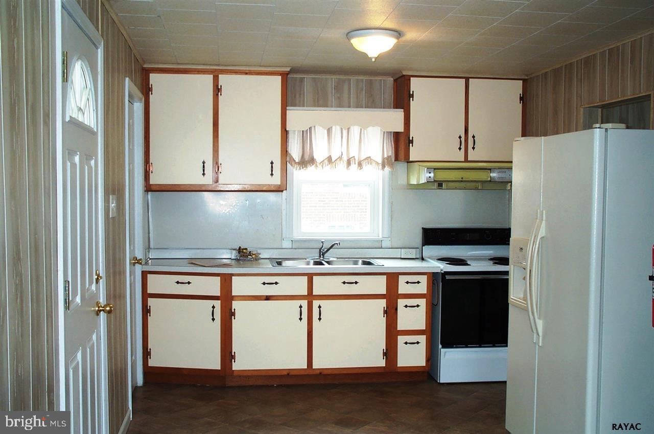 126 Beck Mill Road Hanover, PA 17331 - Photo 3 of 13 Gallery Image 3