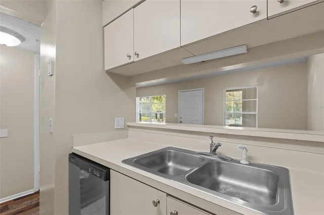 $140,000 | 14419 Hanging Moss Circle, Unit 101, Tampa, FL 33613